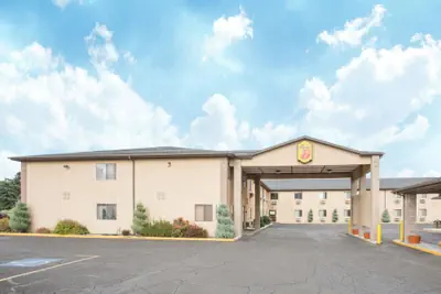 Photo 2 - Super 8 by Wyndham Elko