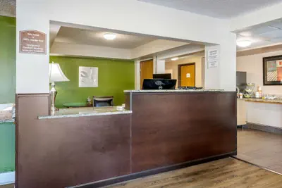 Photo 4 - Quality Inn & Suites Leesburg Chain of Lakes