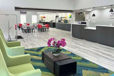 Photo 2 - Quality Inn & Suites at Airport Blvd I-65