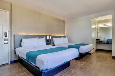 Photo 4 - Motel 6 Anaheim, CA - Fullerton East