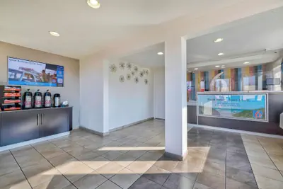 Photo 3 - Motel 6 Anaheim, CA - Fullerton East