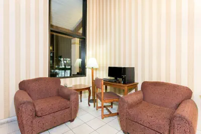 Photo 3 - Super 8 by Wyndham Riviera Beach West Palm Beach