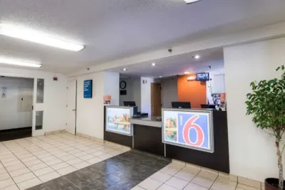 Photo 4 - Motel 6 New Haven - Branford, CT