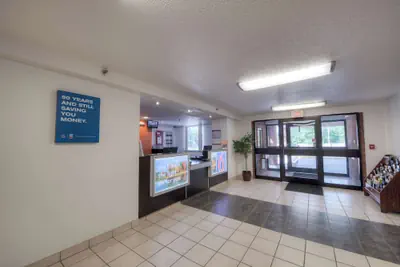 Photo 5 - Motel 6 New Haven - Branford, CT