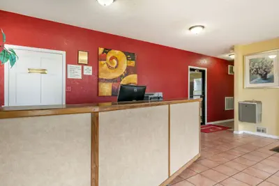 Photo 5 - Econo Lodge Jonesboro