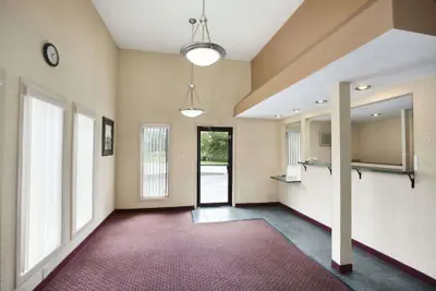 Photo 3 - Travelodge by Wyndham La Porte/Michigan City Area