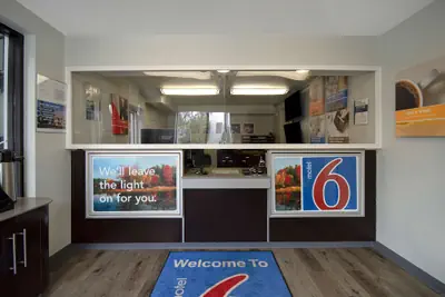 Photo 4 - Motel 6 Merrillville, IN
