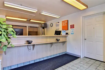 Photo 3 - Motel 6 Merrillville, IN