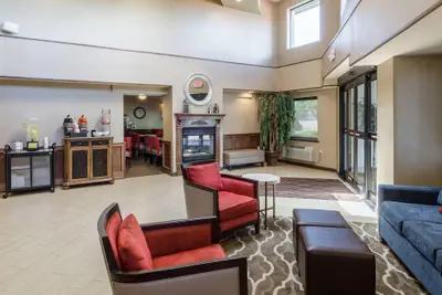 Photo 4 - Comfort Inn & Suites West Springfield