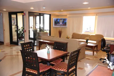 Photo 3 - Knights inn Hartford