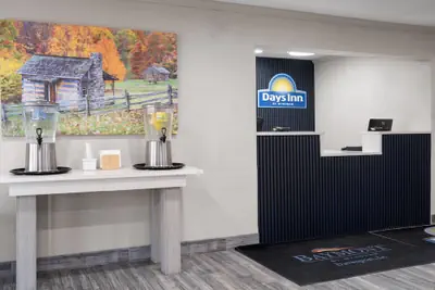 Photo 4 - Baymont by Wyndham Davenport