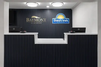 Photo 3 - Baymont by Wyndham Davenport