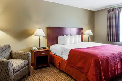 Photo 5 - Quality Inn & Suites Davenport near I-80