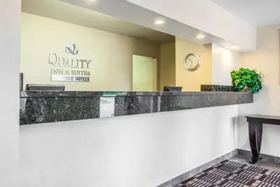 Photo 2 - Quality Inn & Suites Ankeny - Des Moines