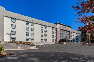 Photo 2 - La Quinta Inn & Suites by Wyndham Atlanta Roswell