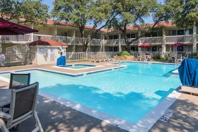 Photo 2 - Motel 6 Addison, TX - Dallas