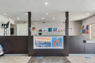 Photo 3 - Motel 6 Addison, TX - Dallas