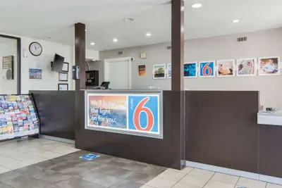 Photo 4 - Motel 6 Addison, TX - Dallas