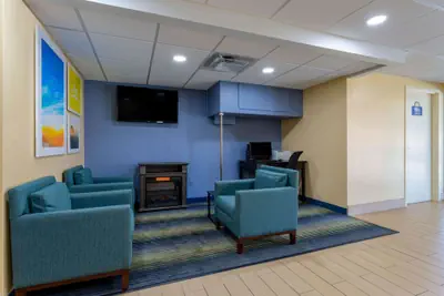 Photo 2 - Days Inn by Wyndham Augusta