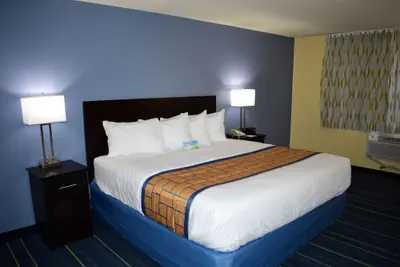 Photo 4 - Days Inn by Wyndham Augusta