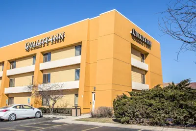 Photo 2 - Quality Inn Elgin I-90