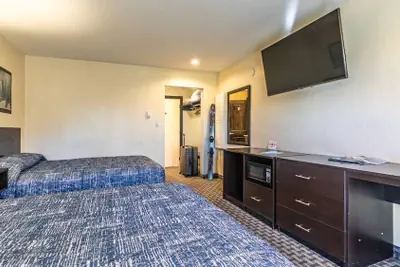 Photo 4 - Rabbit Ears Motel