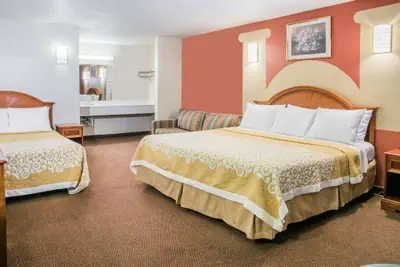 Photo 5 - Days Inn by Wyndham Bastrop