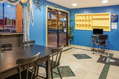 Photo 2 - Days Inn by Wyndham Bastrop