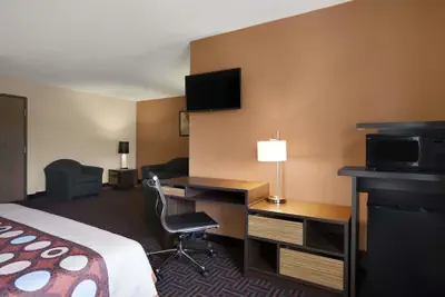 Photo 4 - Super 8 by Wyndham Collinsville St. Louis