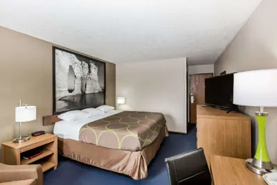 Photo 5 - Super 8 by Wyndham Hays KS