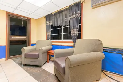 Photo 2 - Days Inn by Wyndham Great Bend
