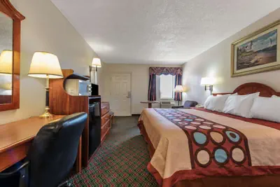 Photo 5 - Super 8 by Wyndham Eastland