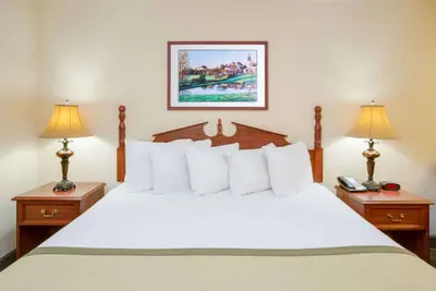 Photo 3 - Baymont by Wyndham Ozark