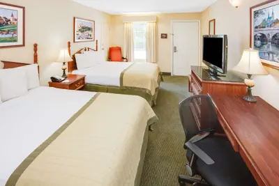 Photo 4 - Baymont by Wyndham Ozark