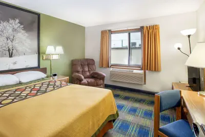 Photo 4 - Super 8 by Wyndham Columbus