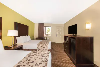 Photo 4 - Days Inn by Wyndham San Jose Airport