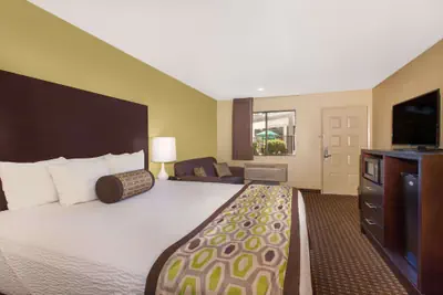 Photo 3 - Days Inn by Wyndham San Jose Airport