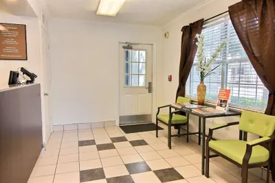 Photo 4 - Studio 6 Extended Stay - Austin, TX - Northwest
