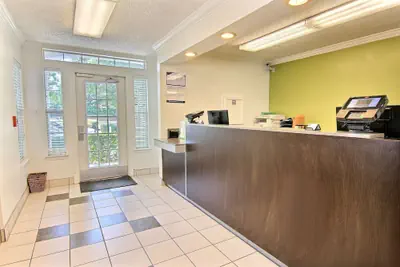 Photo 3 - Studio 6 Extended Stay - Austin, TX - Northwest
