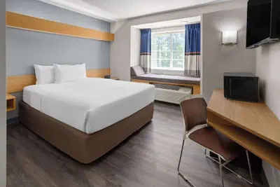 Photo 5 - Microtel Inn by Wyndham Raleigh Durham Airport