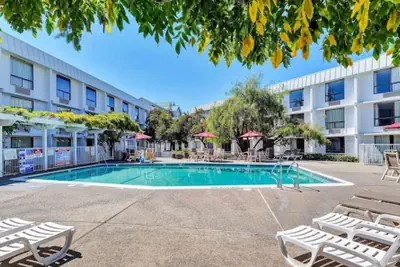 Photo 2 - Motel 6 Belmont, CA - San Francisco - Redwood City