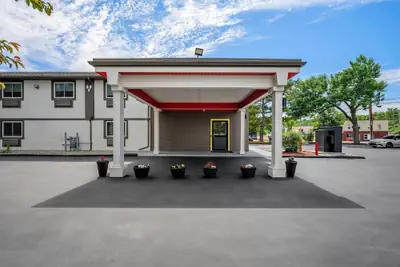 Photo 2 - Super 8 by Wyndham Lewiston Auburn Area