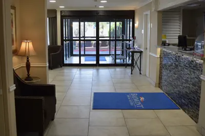 Photo 2 - Baymont by Wyndham Texarkana