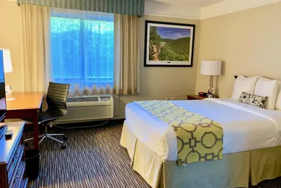 Photo 4 - Baymont by Wyndham Texarkana