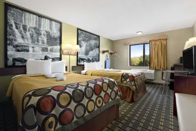 Photo 4 - Super 8 by Wyndham Russellville