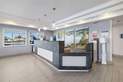 Photo 2 - Best Western Plus Twin Falls Hotel