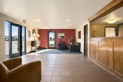 Photo 3 - Super 8 by Wyndham Coeur d'Alene