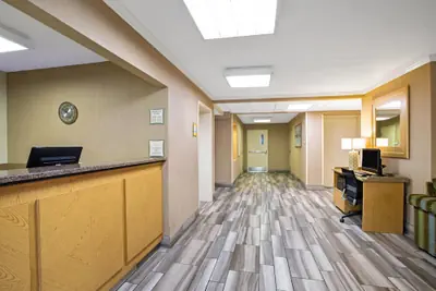 Photo 4 - La Quinta Inn by Wyndham Auburn Worcester