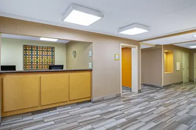 Photo 5 - La Quinta Inn by Wyndham Auburn Worcester