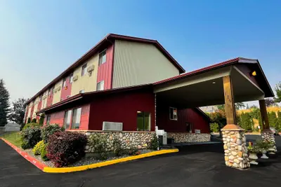 Photo 2 - FairBridge Inn & Suites Moscow/Pullman